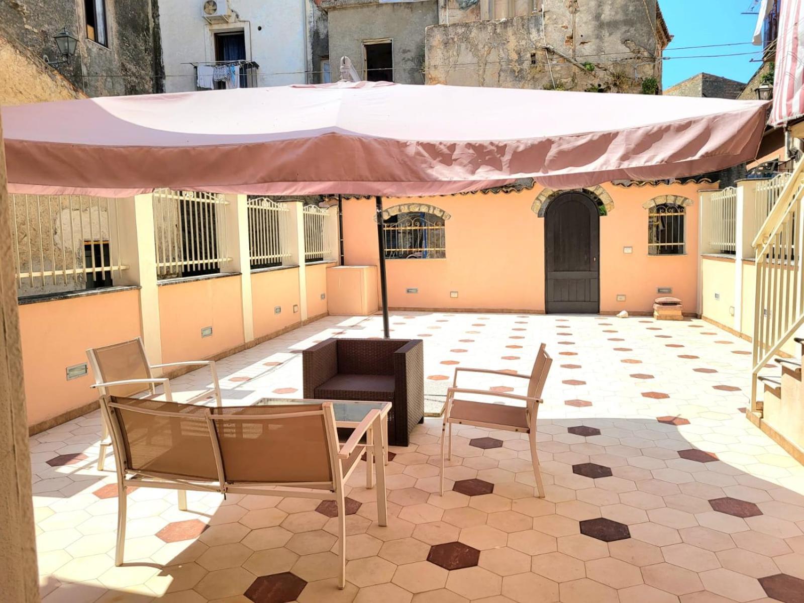 Uno Spettacolo Della Natura San Lucido Εξωτερικό φωτογραφία