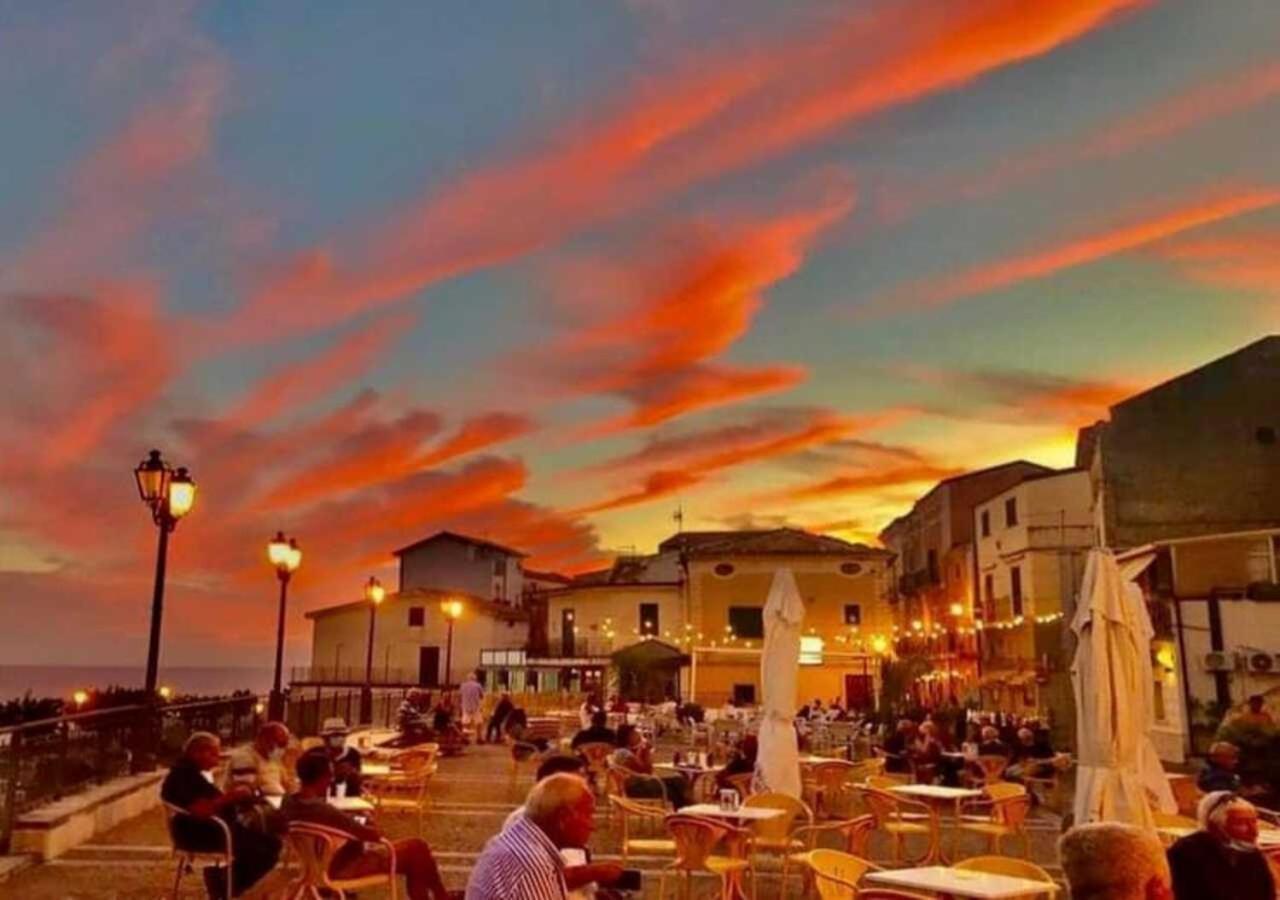 Uno Spettacolo Della Natura San Lucido Εξωτερικό φωτογραφία