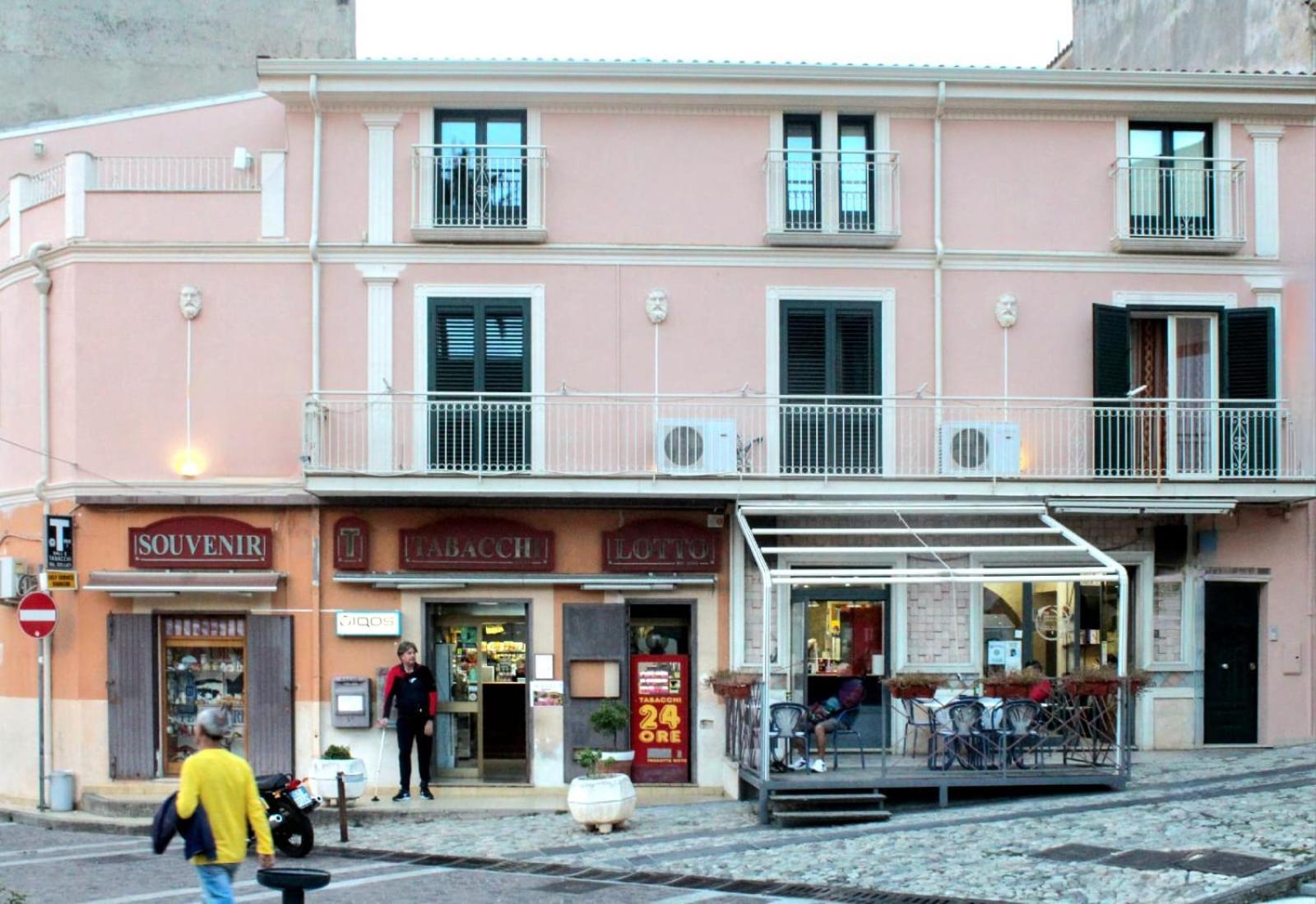 Uno Spettacolo Della Natura San Lucido Εξωτερικό φωτογραφία